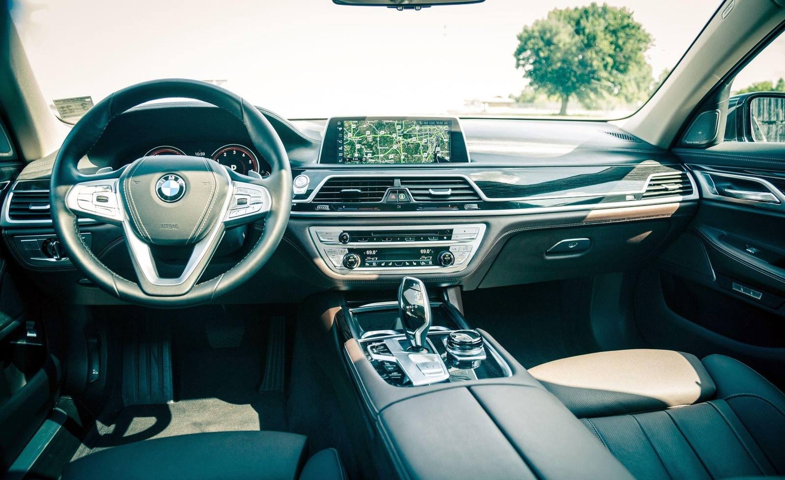 740i