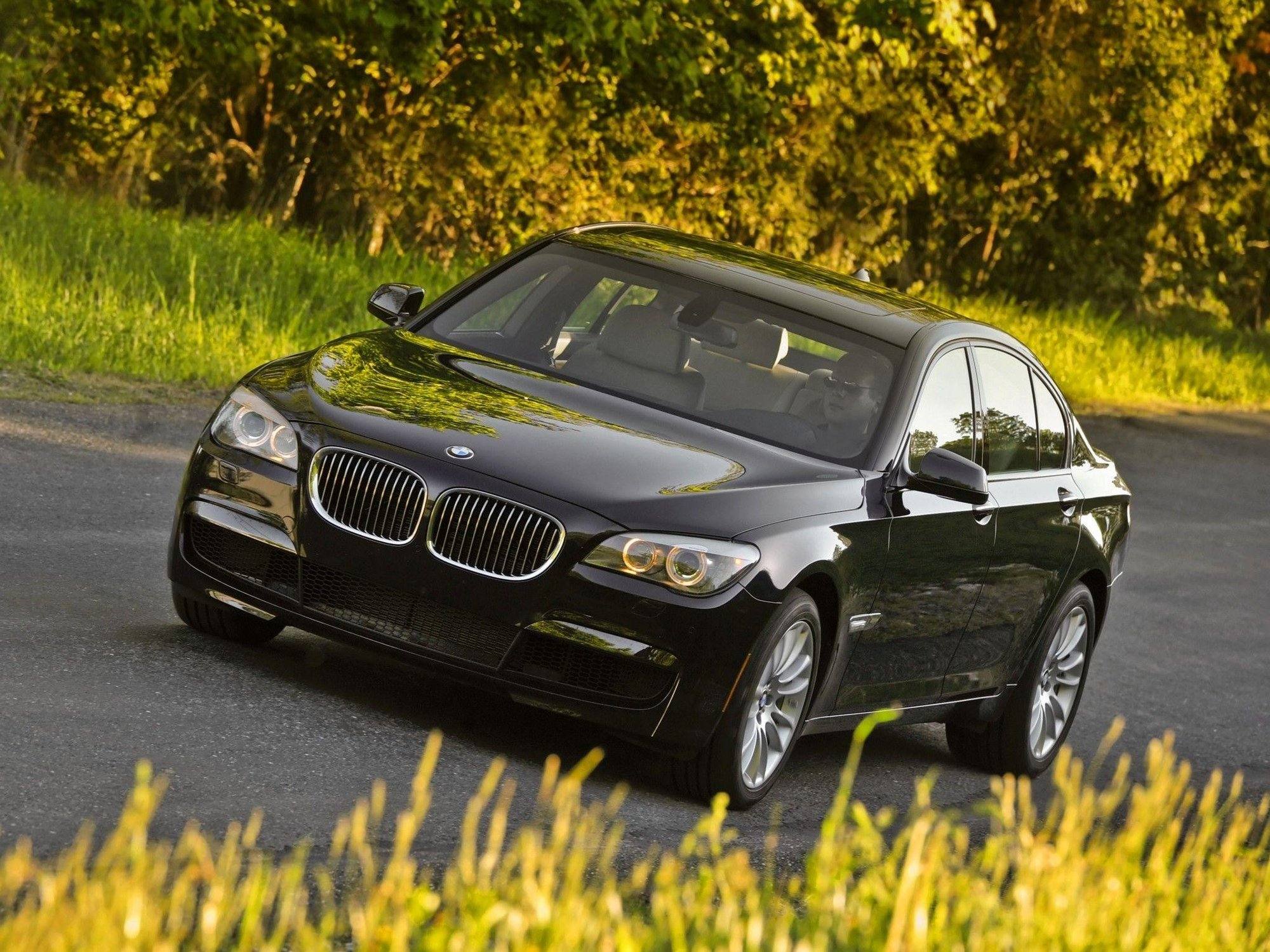 740i