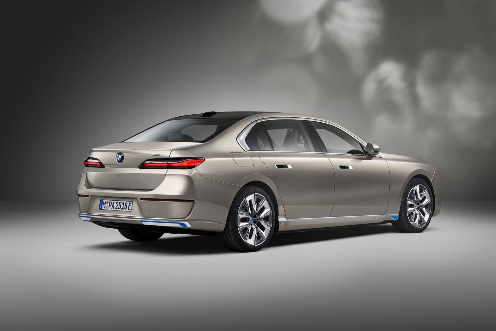 xDrive60