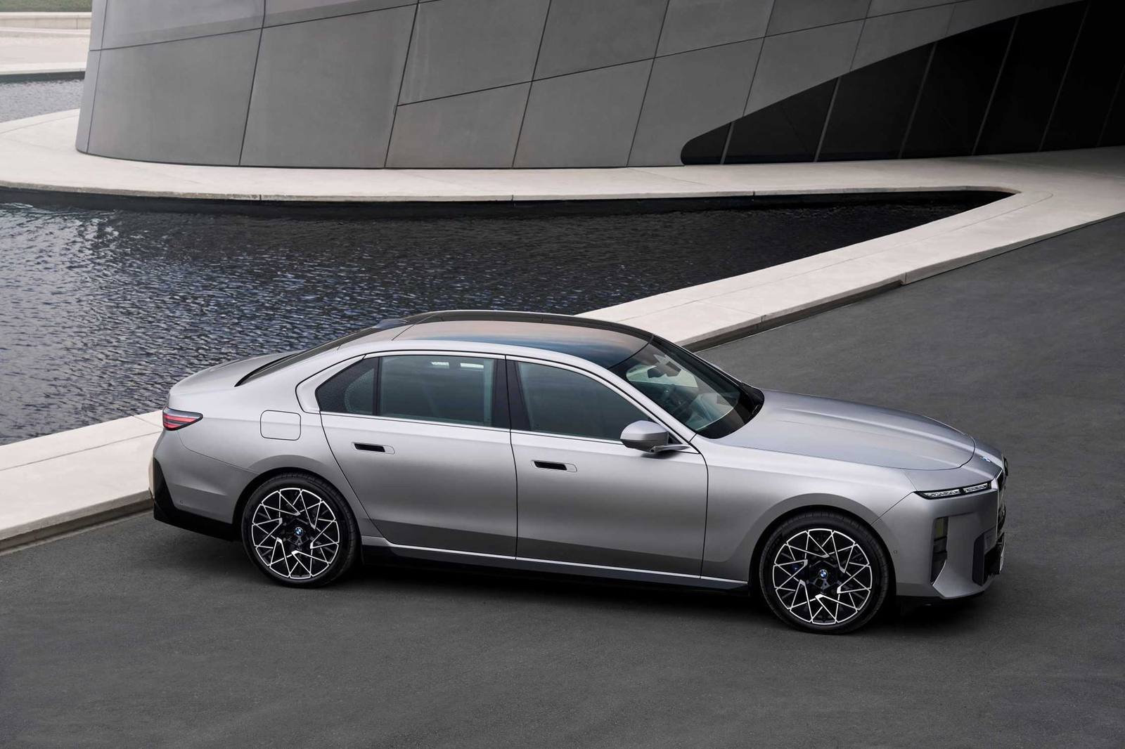 xDrive60