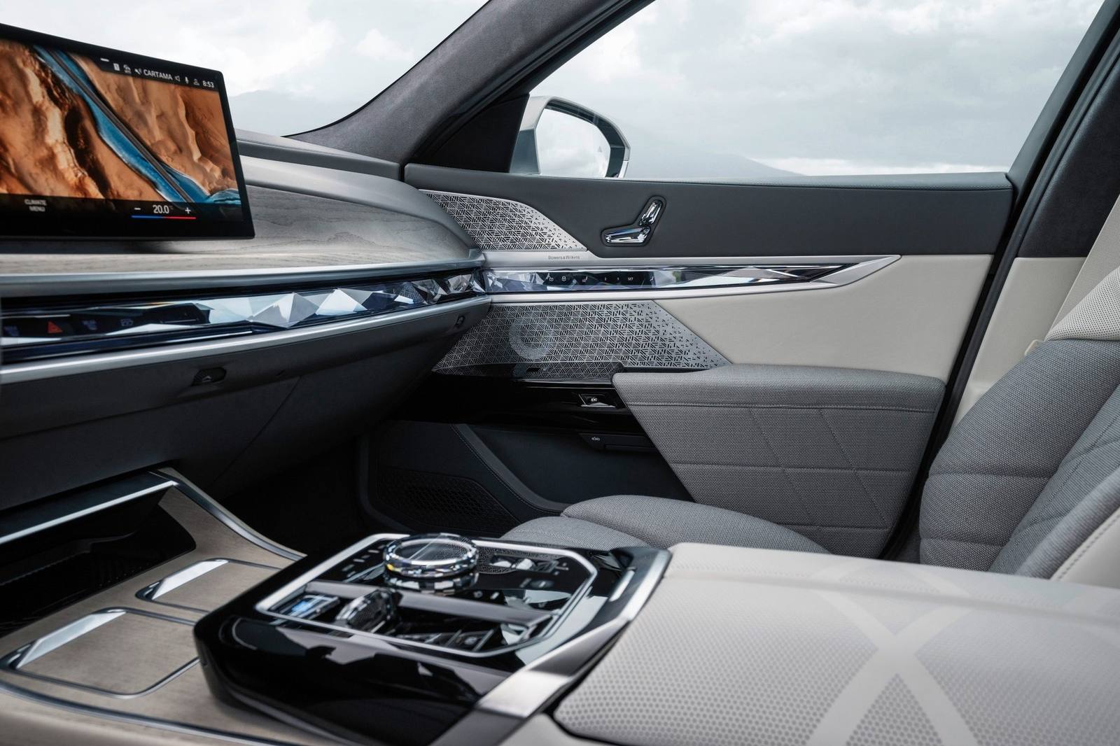 xDrive60