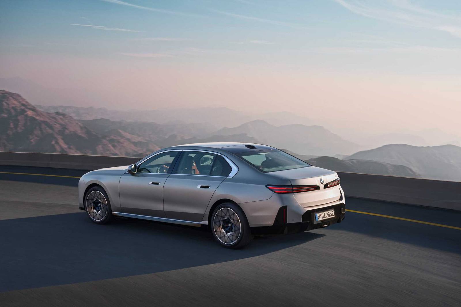 xDrive60