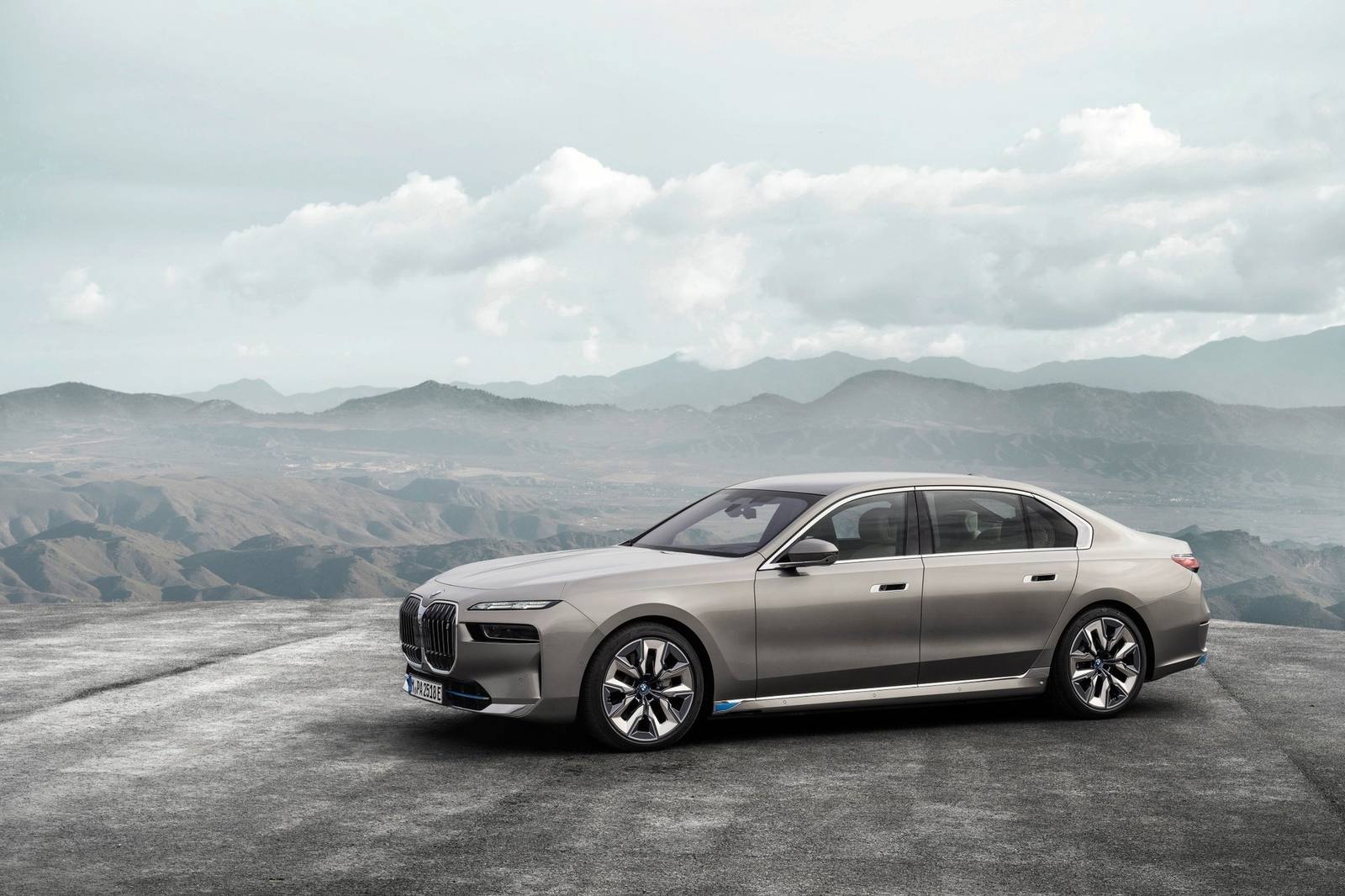 xDrive60