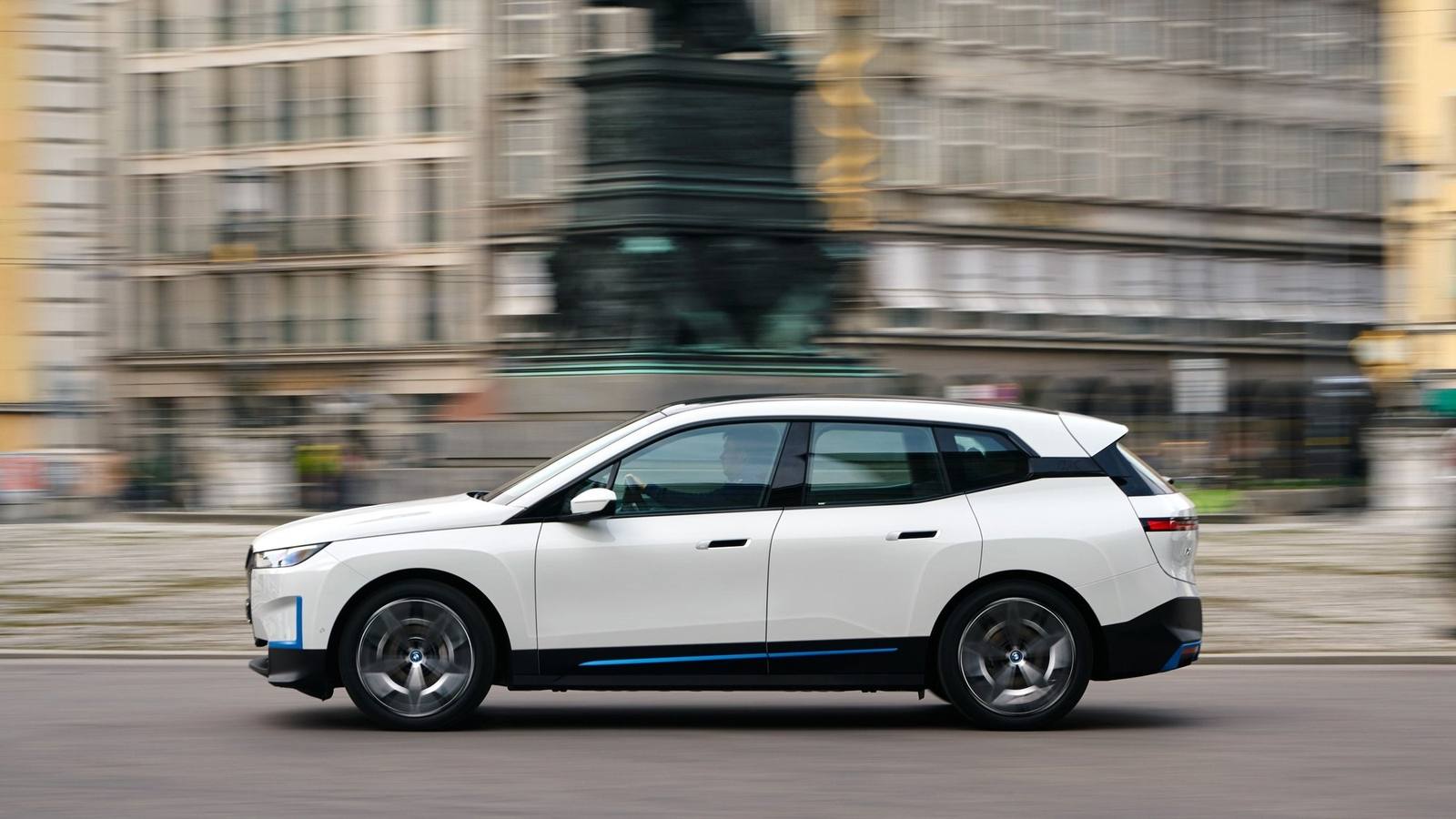 xDrive40