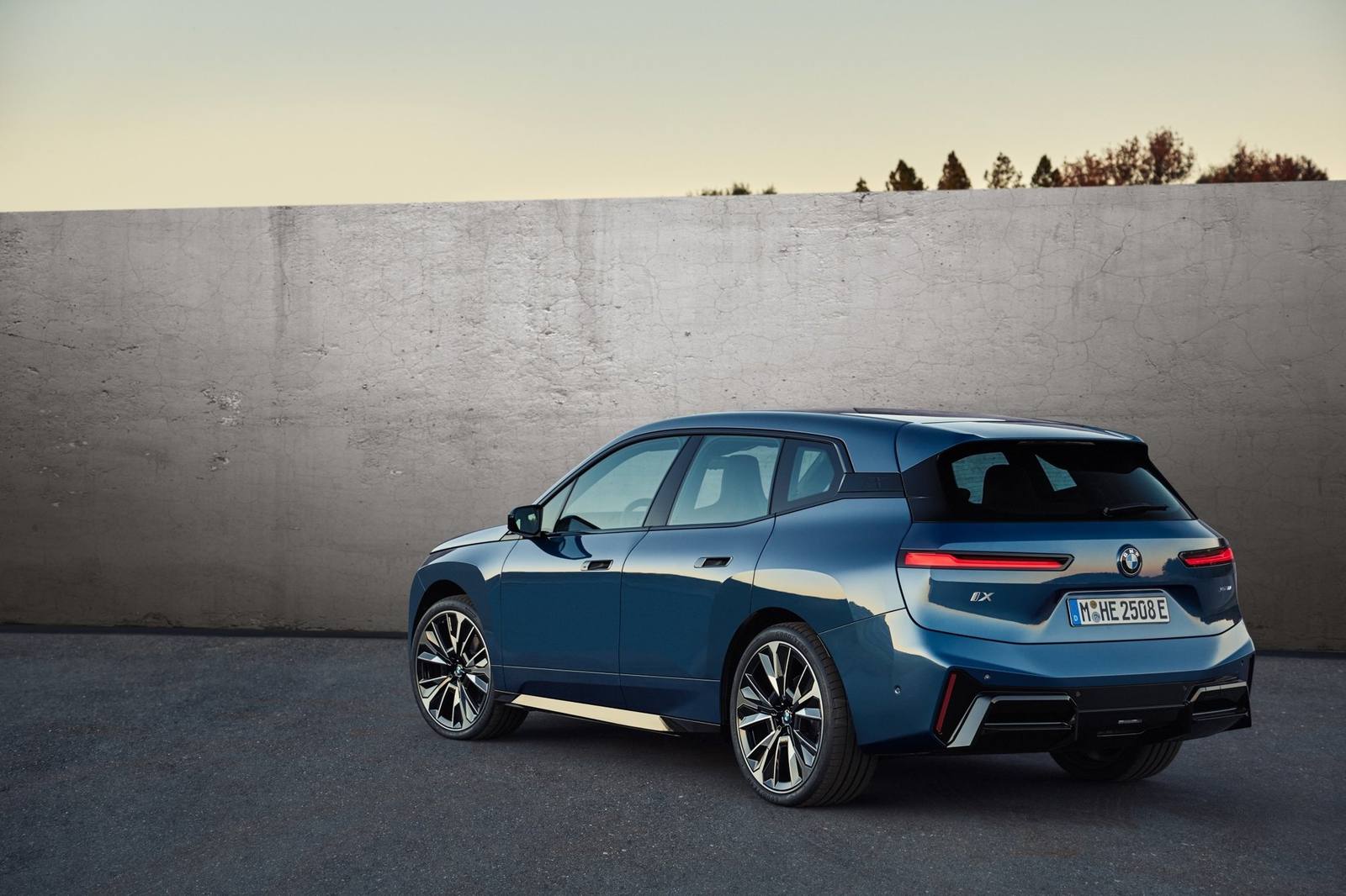 xDrive60