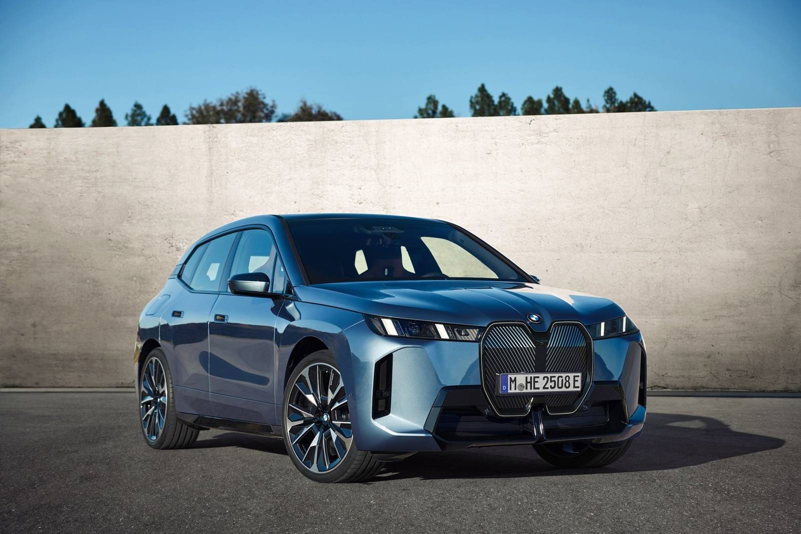 xDrive60