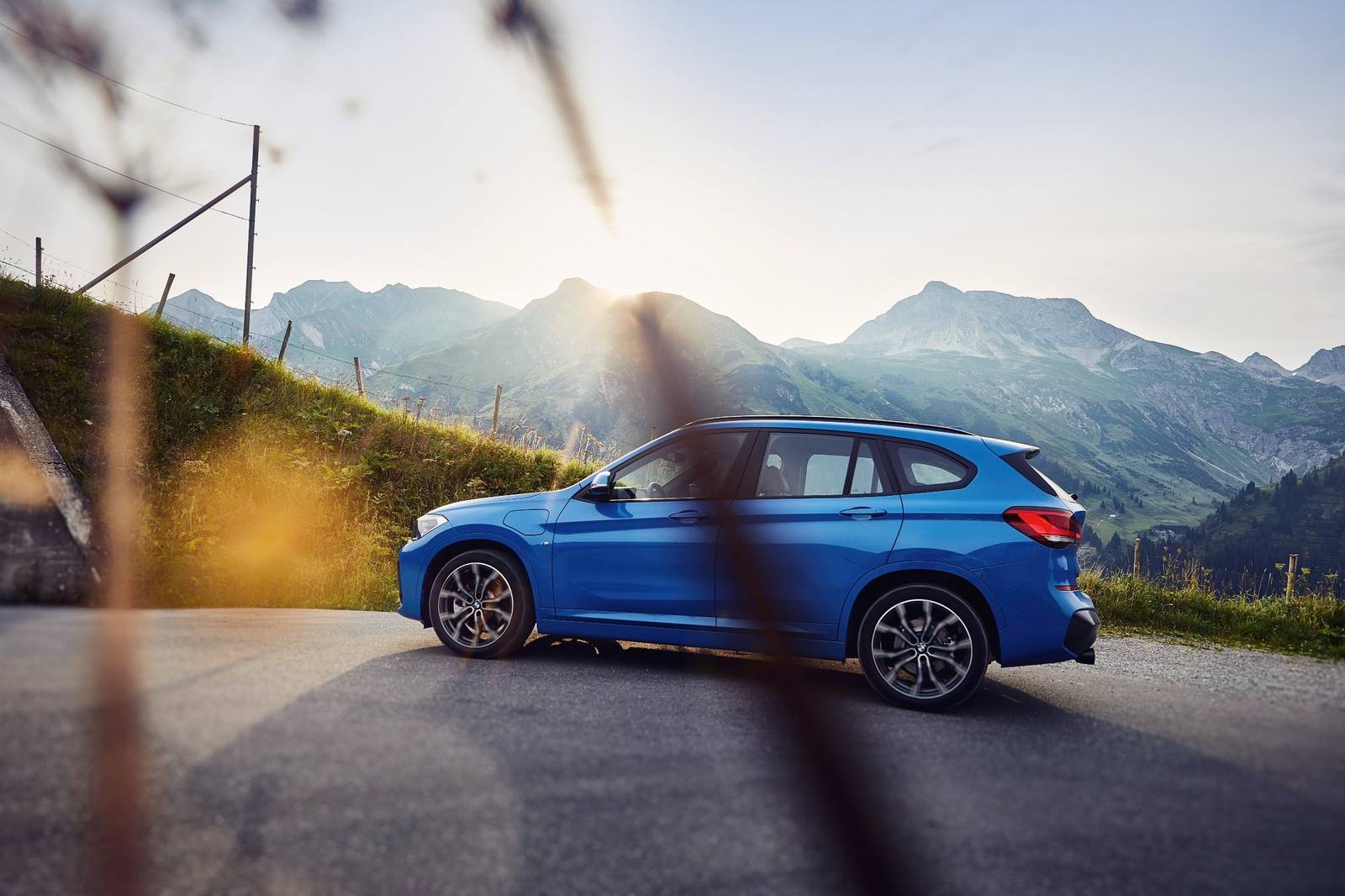xDrive25e