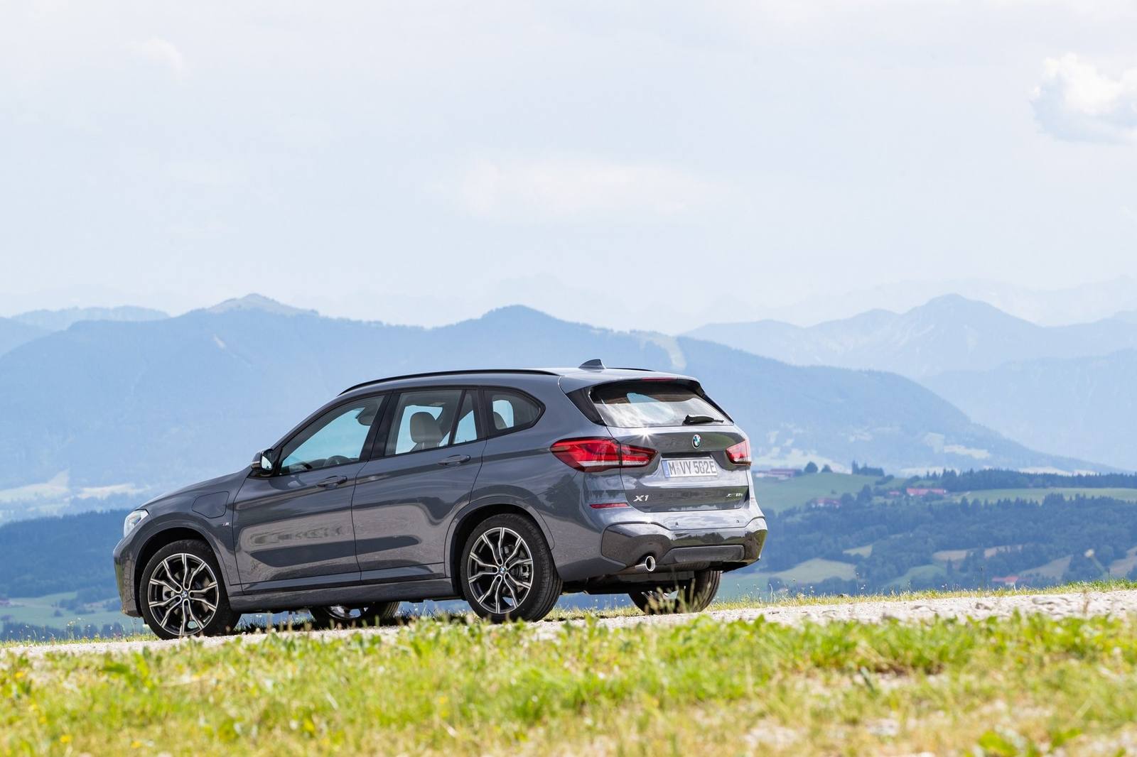xDrive25e