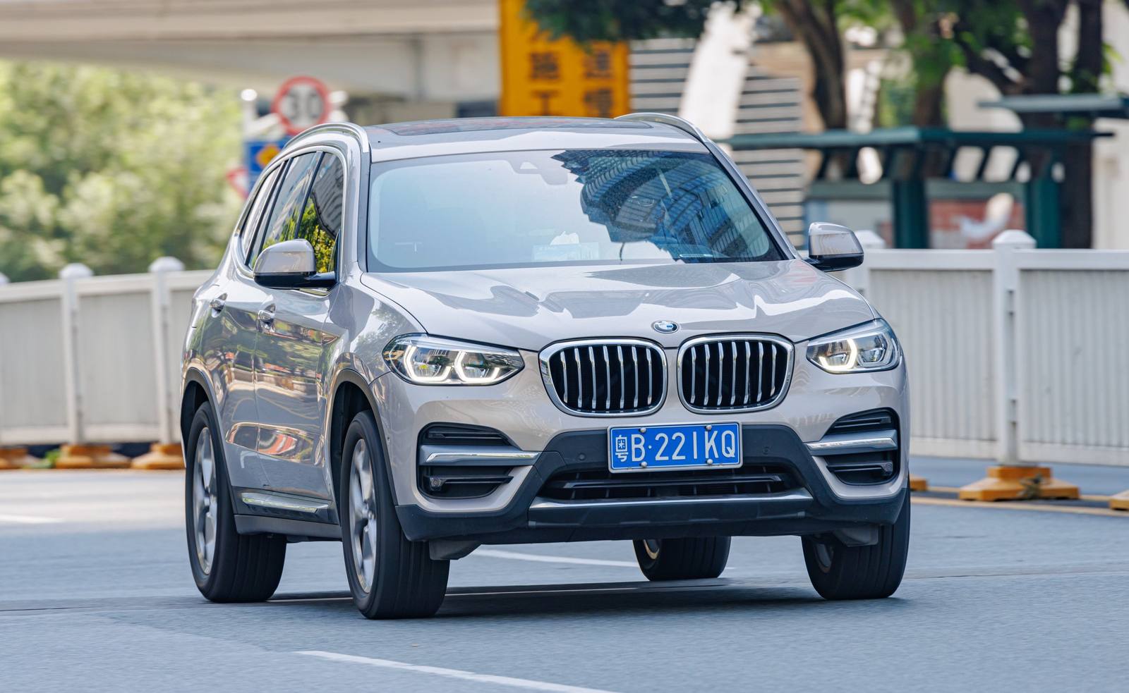 M50 xDrive (2027 update, 443 PS)