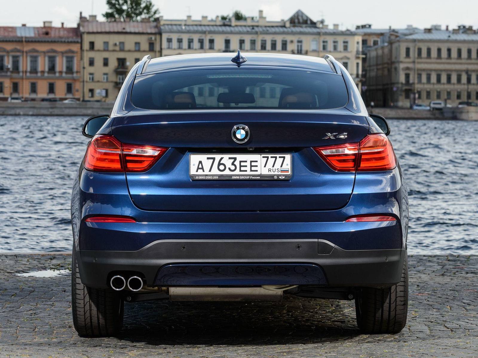xDrive20i