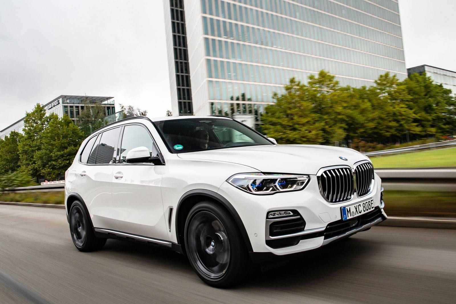 xDrive45e