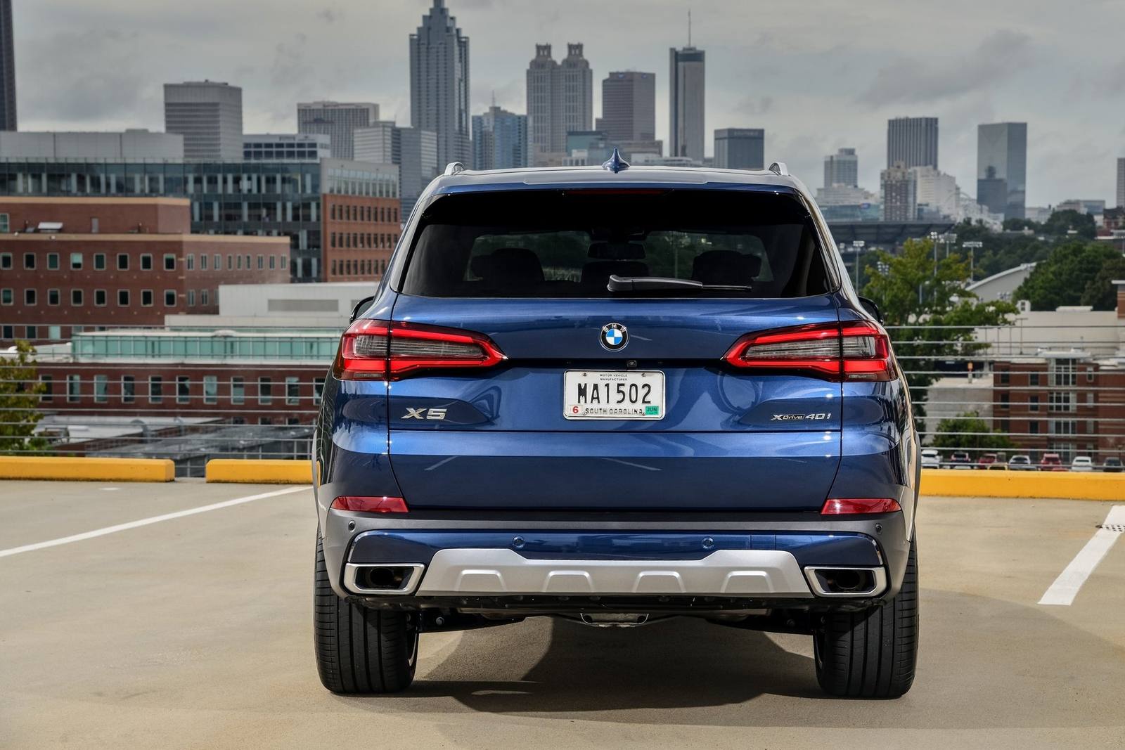 xDrive40i