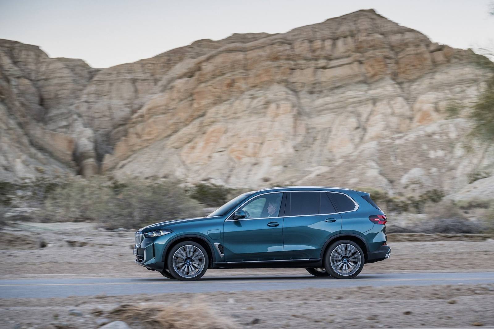 xDrive50e