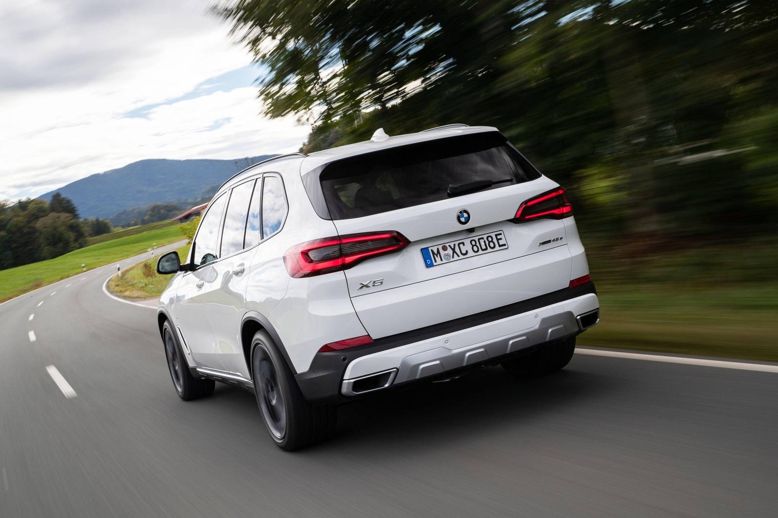 xDrive45e