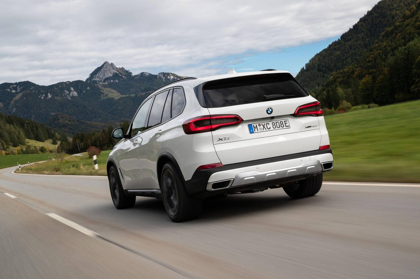 xDrive45e