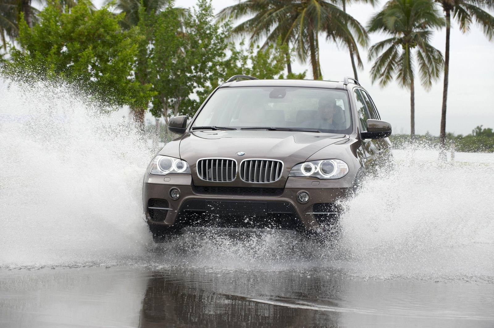 xDrive50i