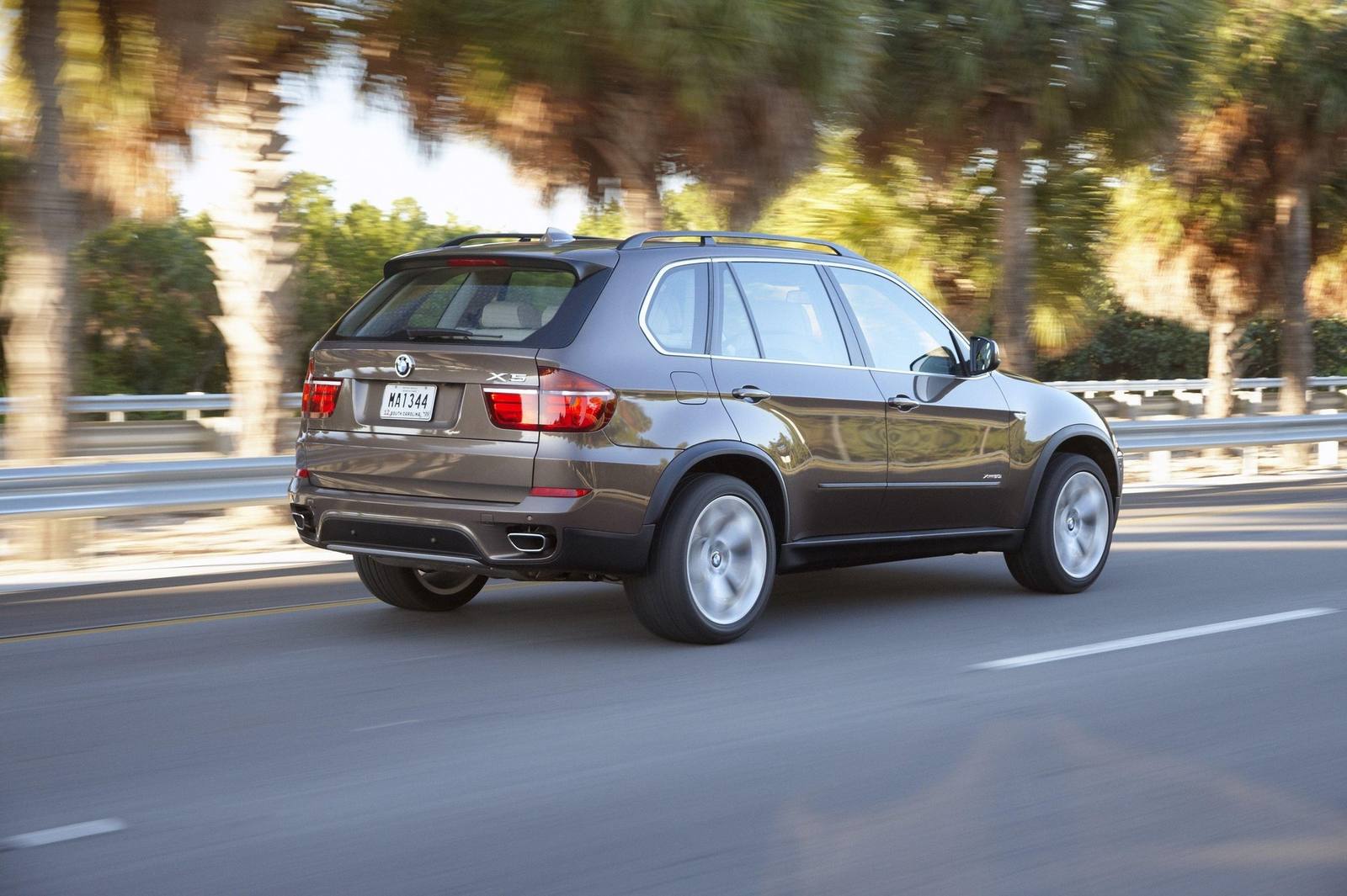 xDrive50i