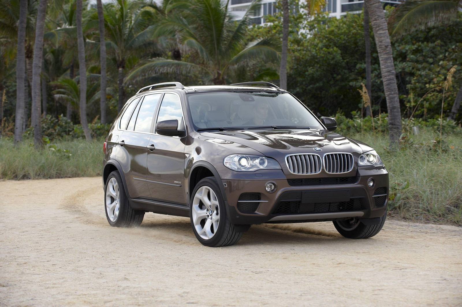 xDrive50i
