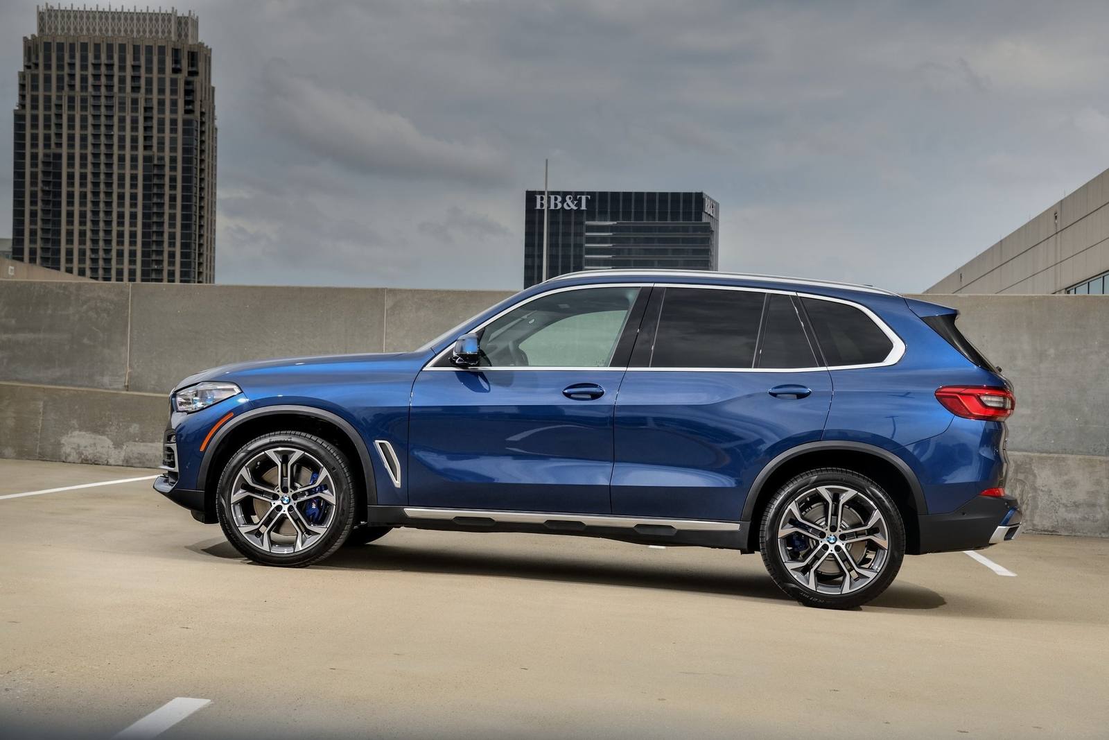 xDrive40i