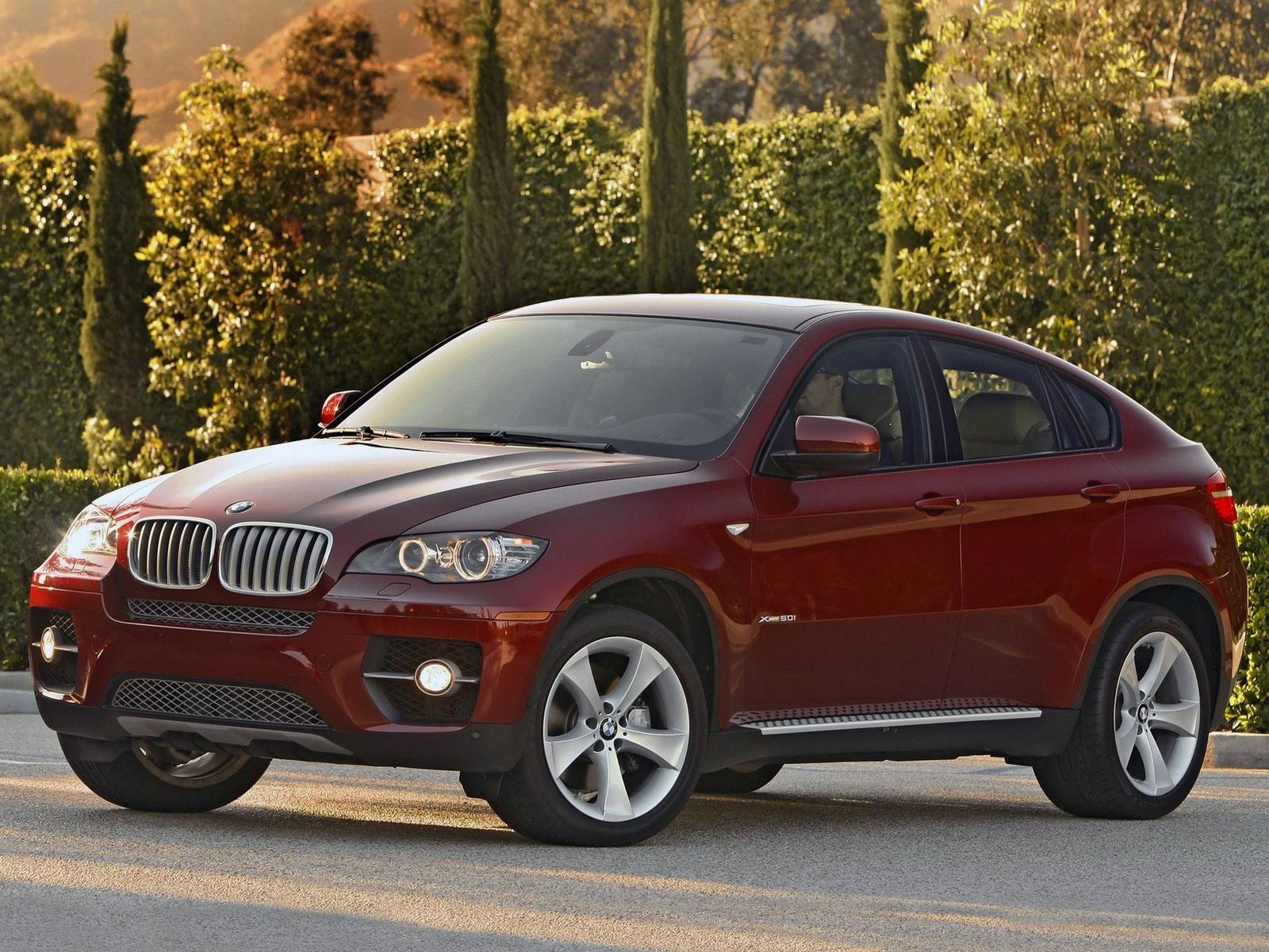 xDrive50i