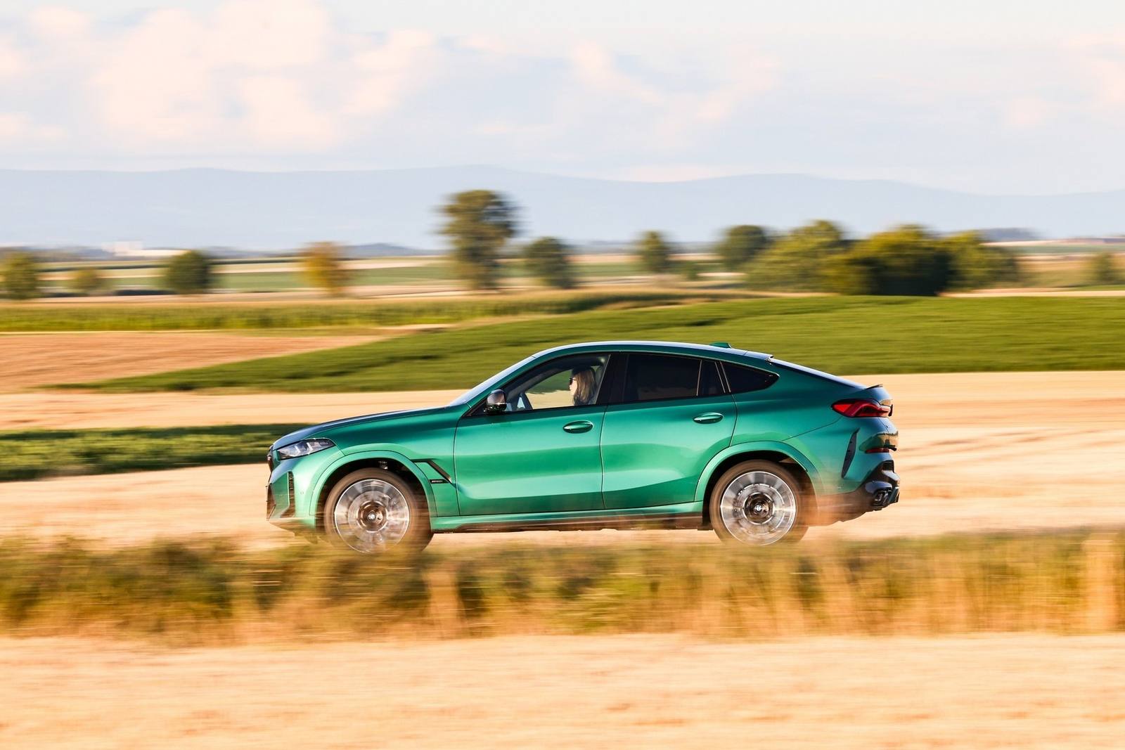 xDrive40i