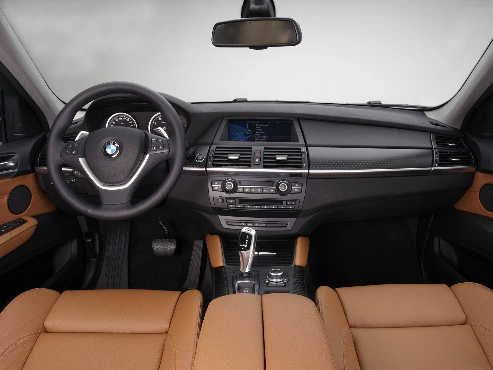 xDrive50i