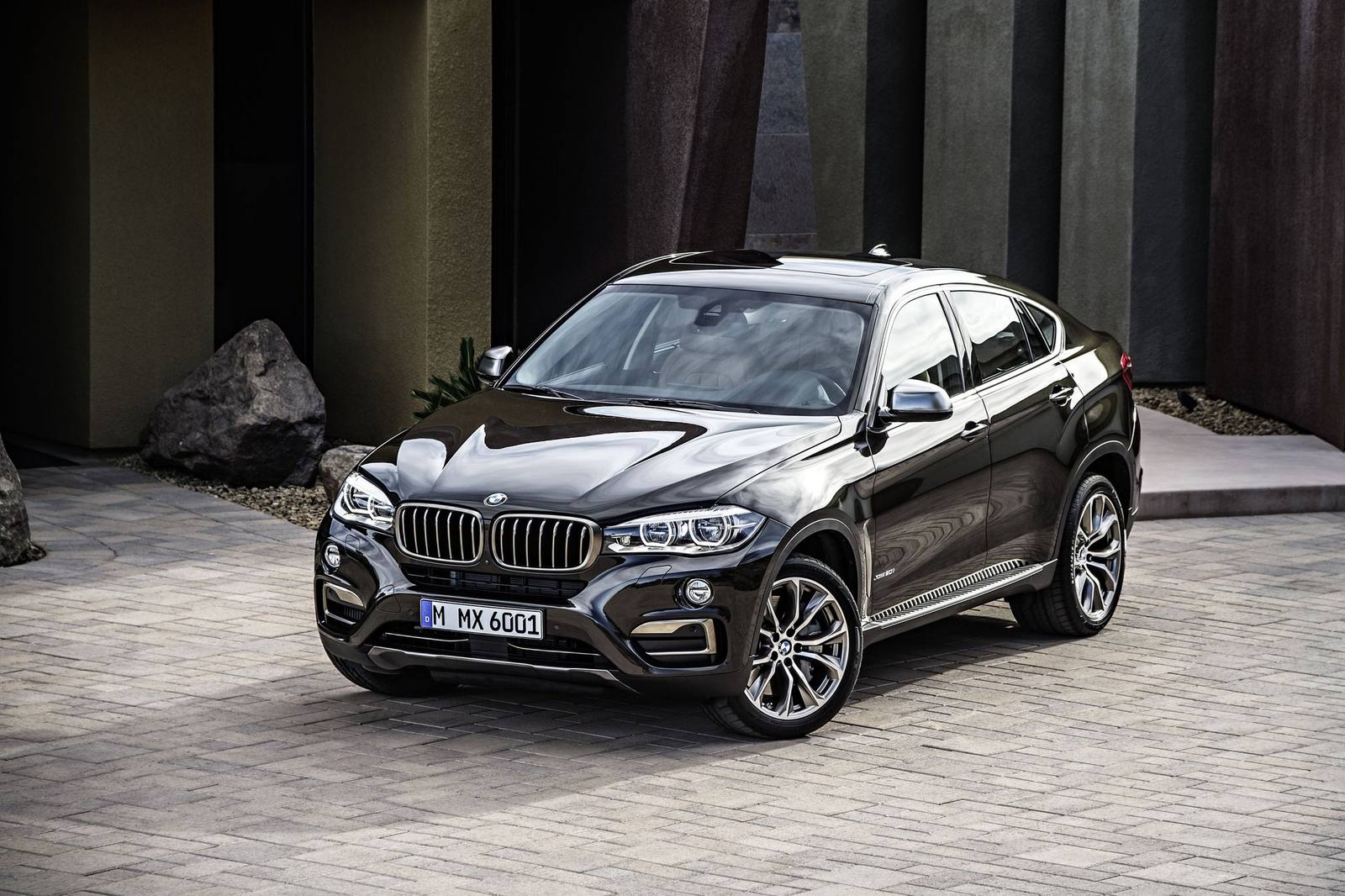 xDrive50i