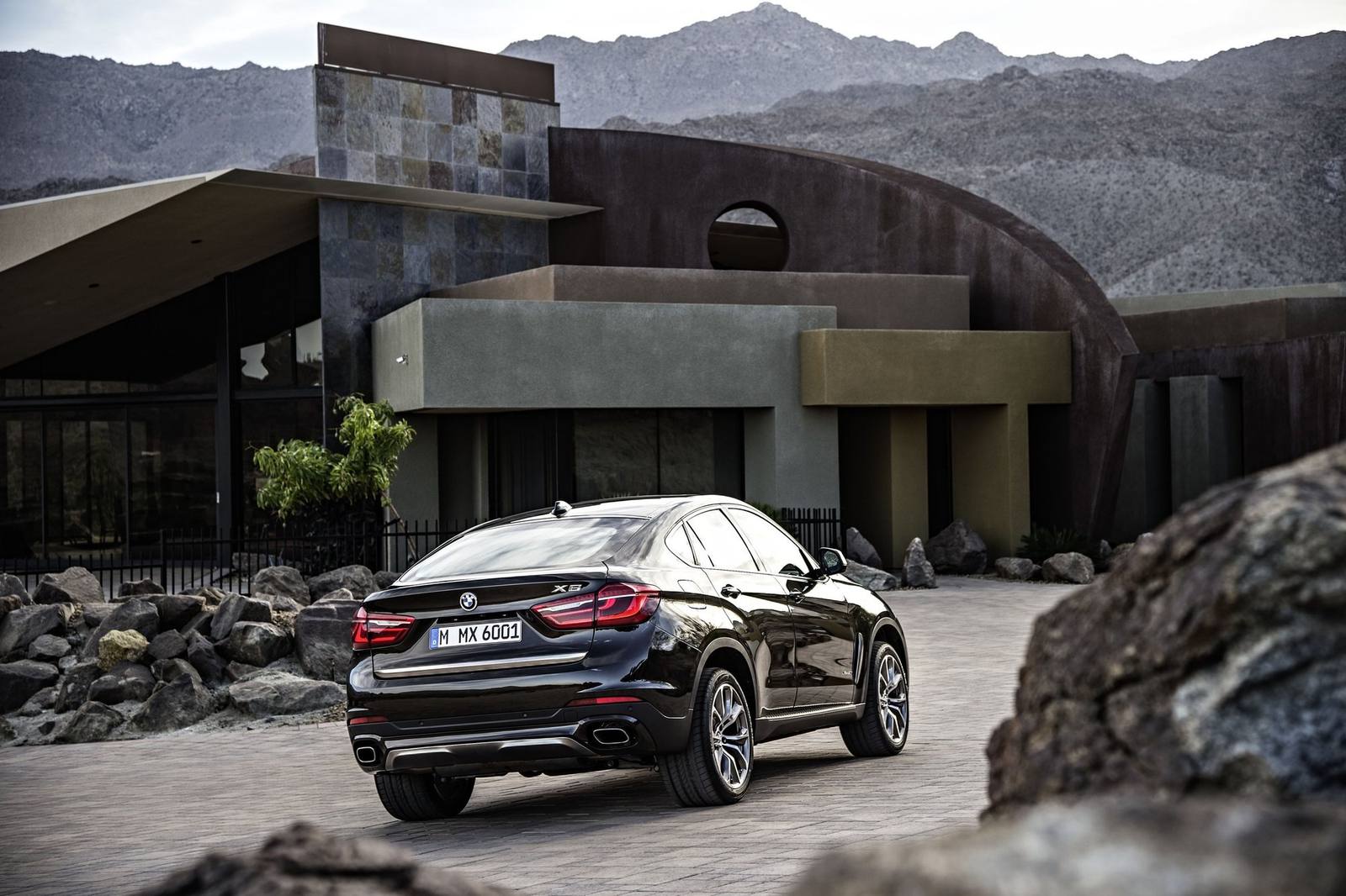 xDrive50i