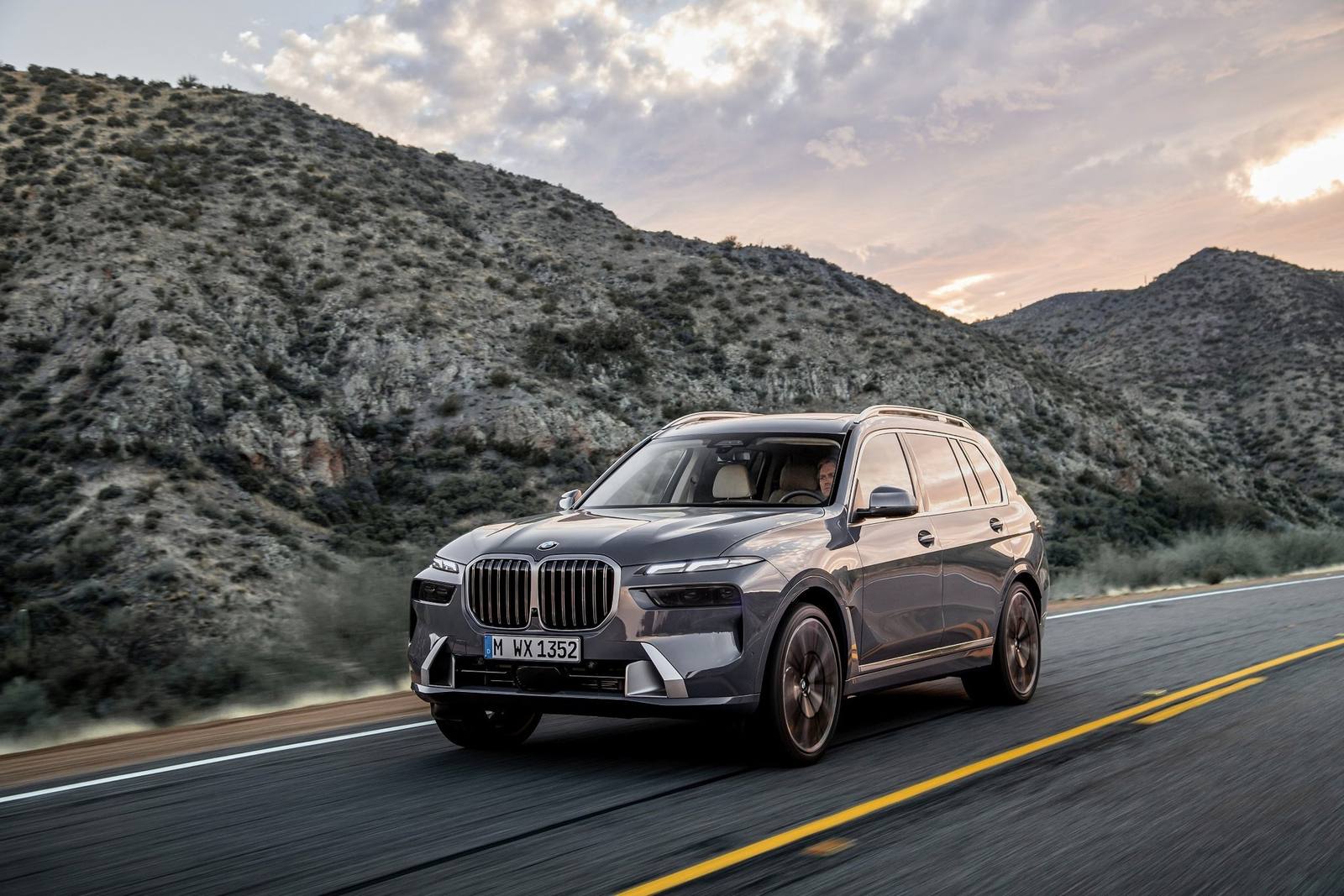 xDrive40i