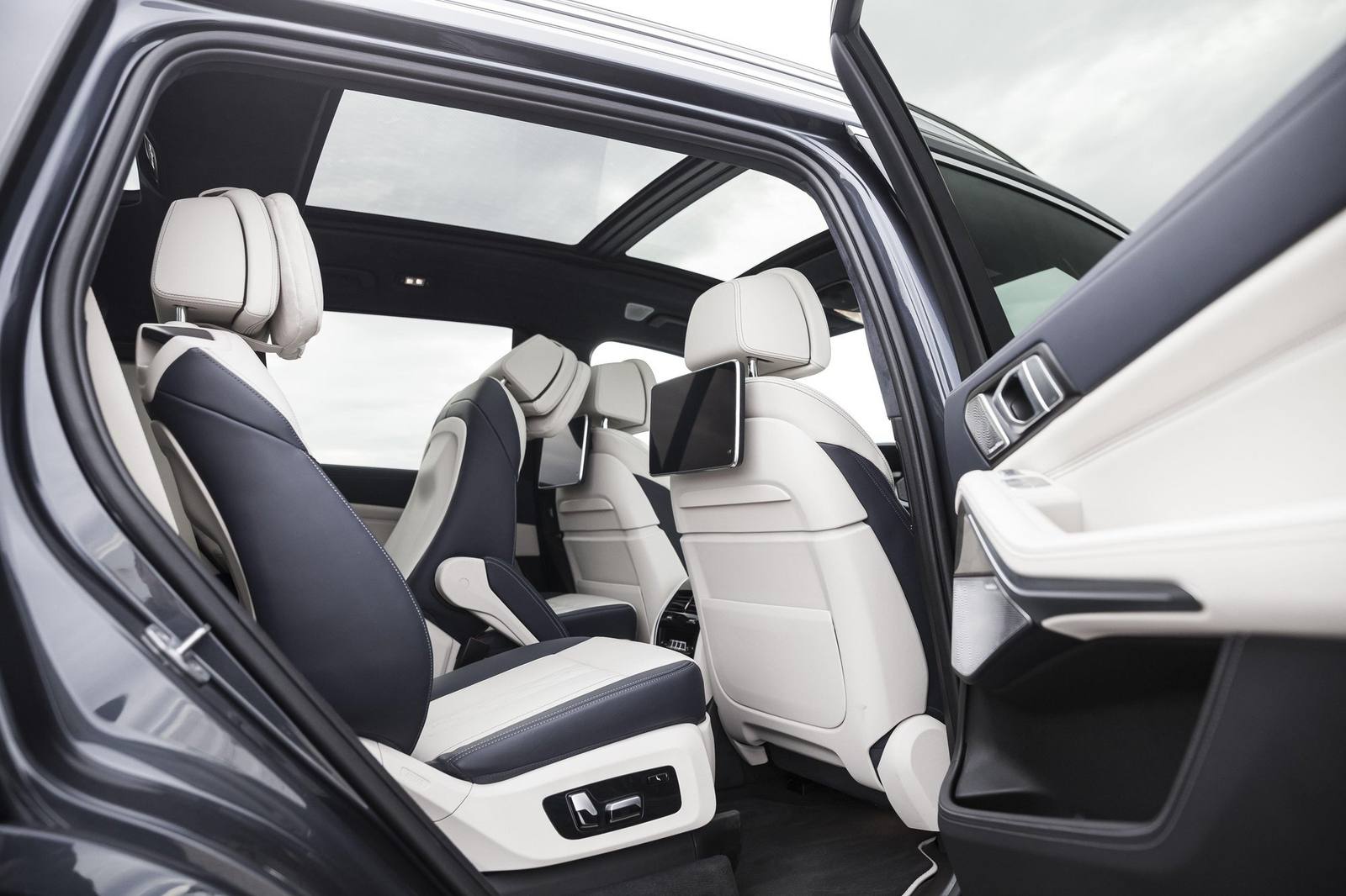 xDrive40i