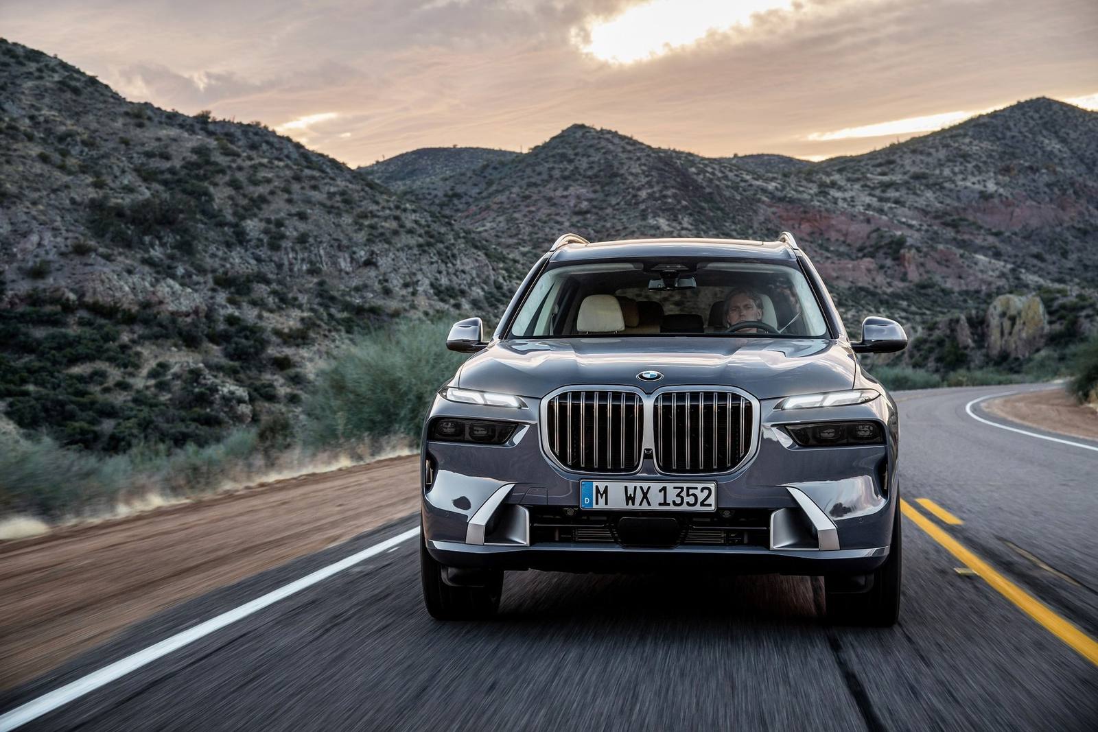 xDrive40i
