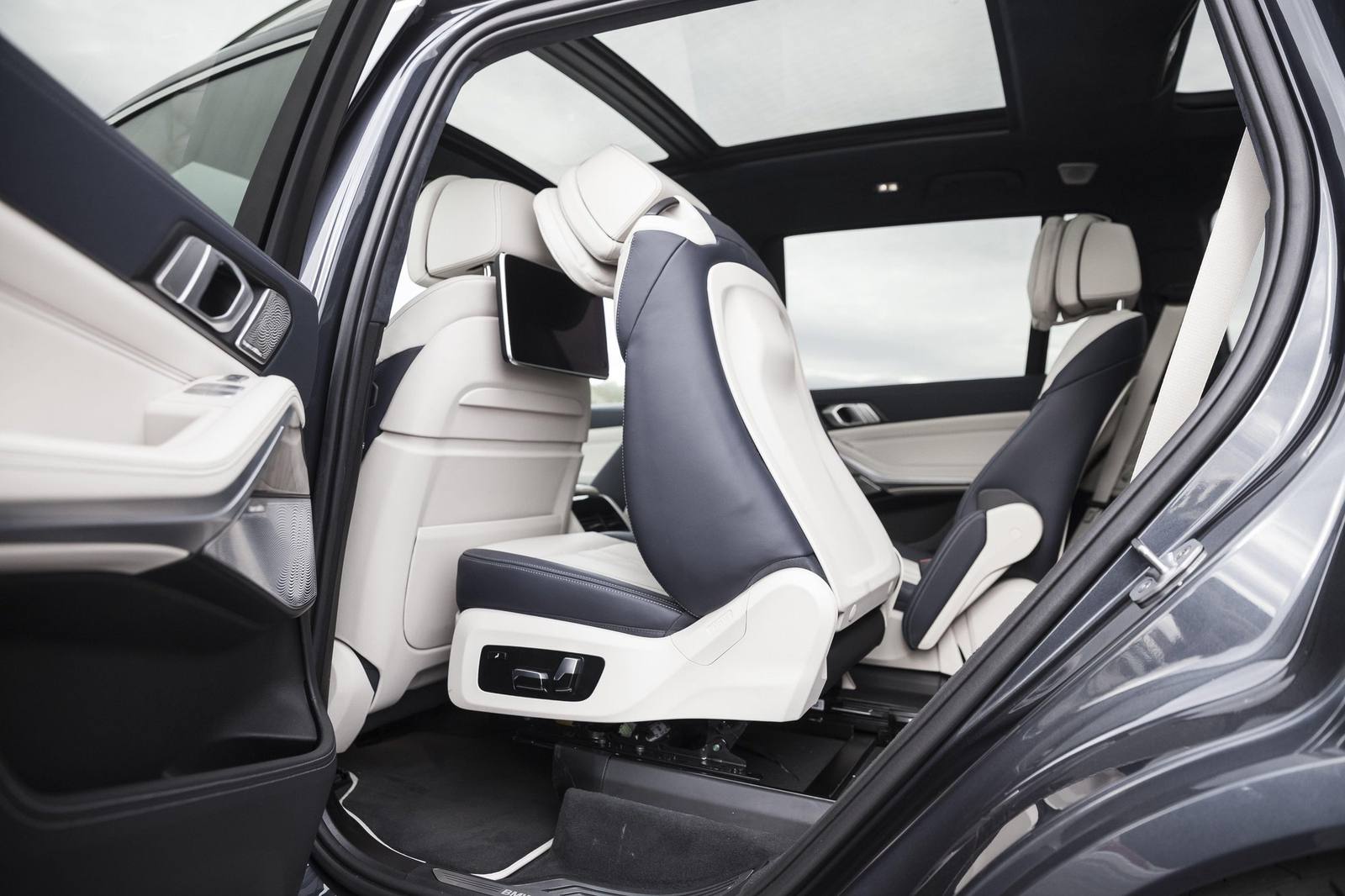 xDrive40i