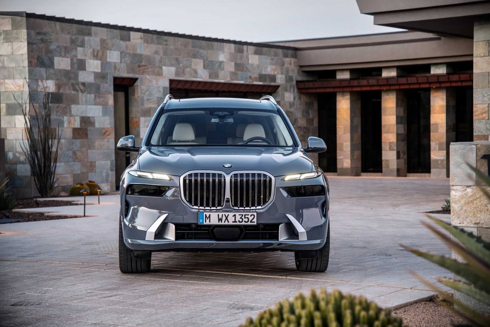 xDrive40i
