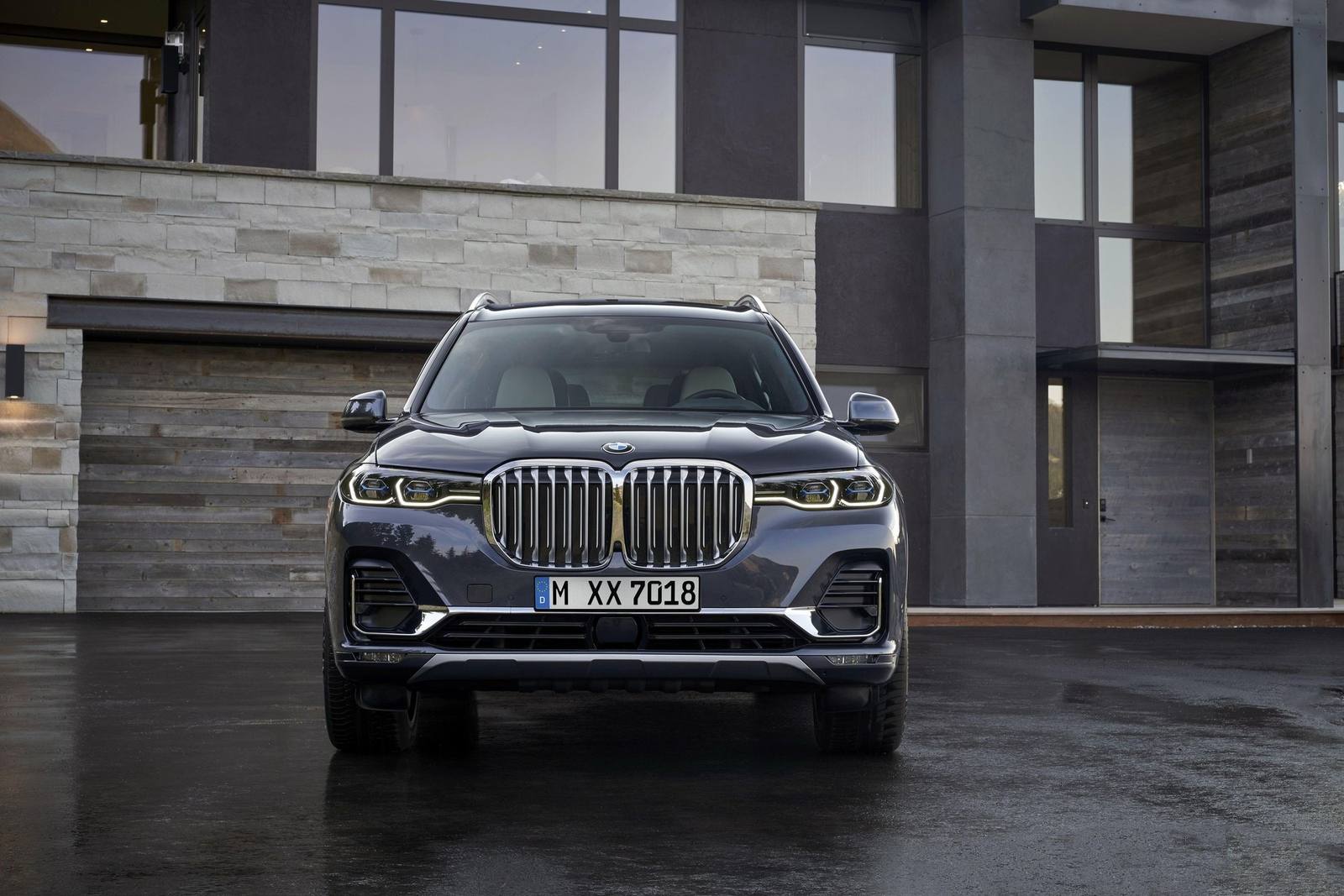 xDrive40i