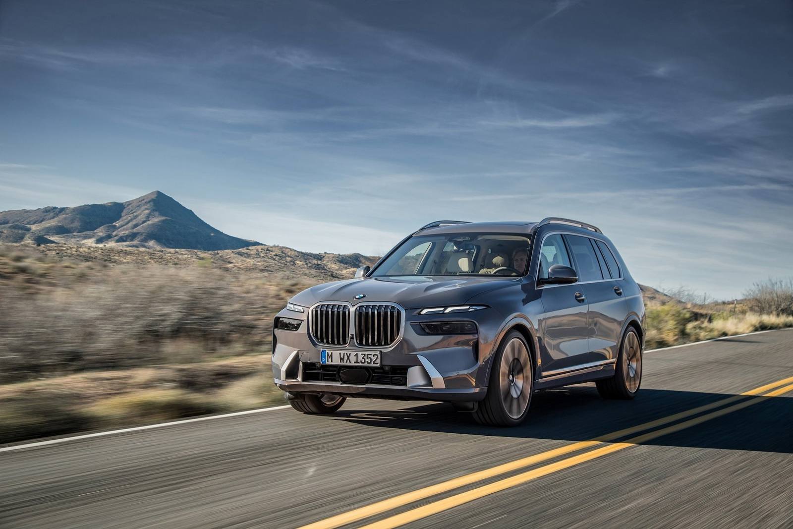 xDrive40i