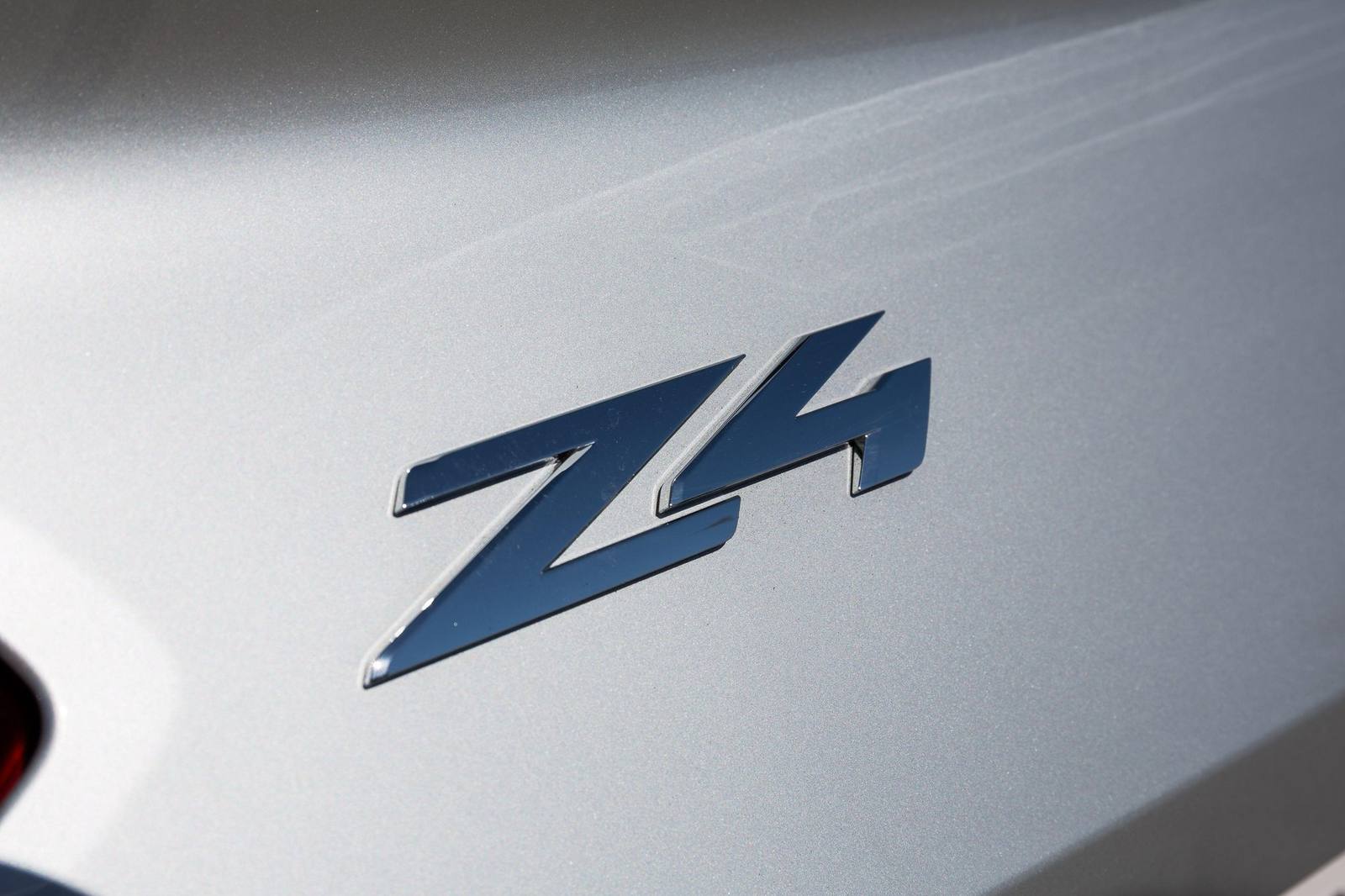 sDrive20i