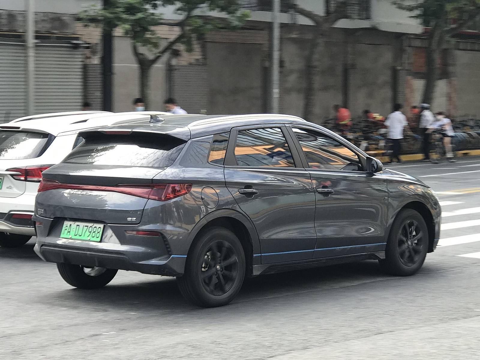 e2 Standard 305