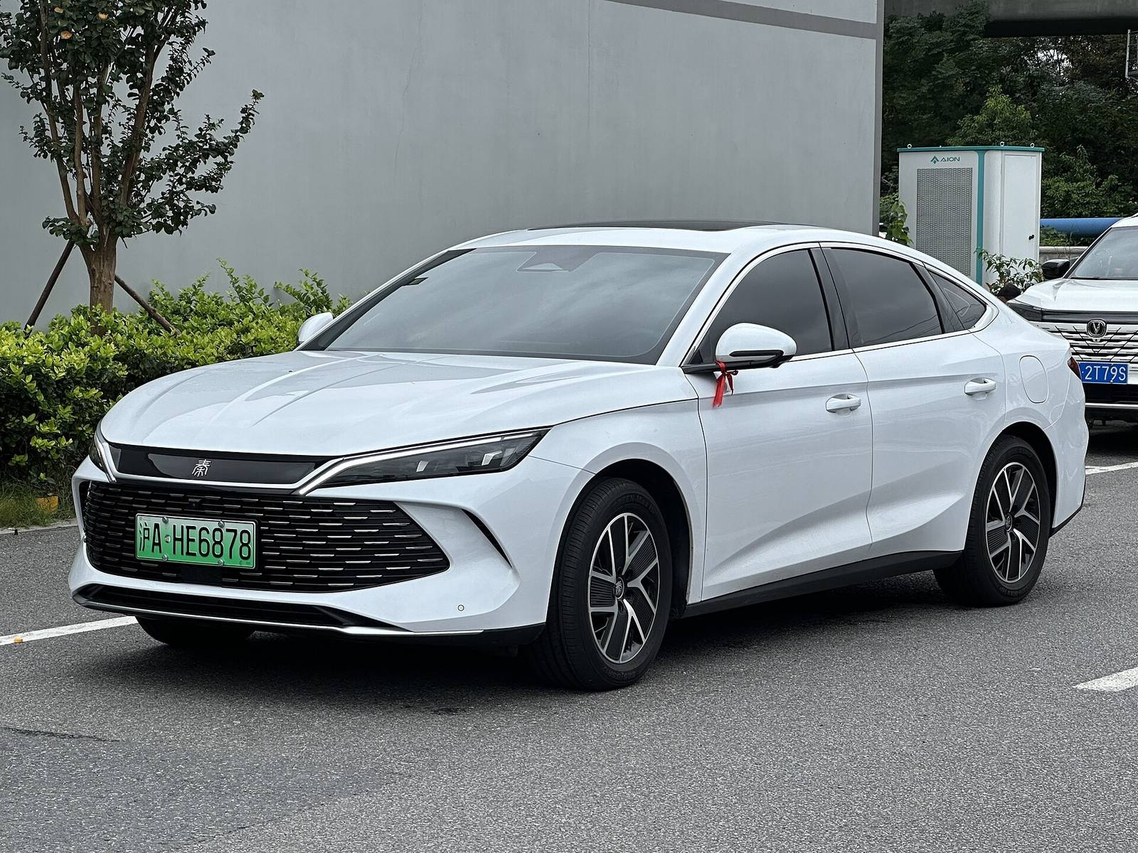 Qin L EV 470km