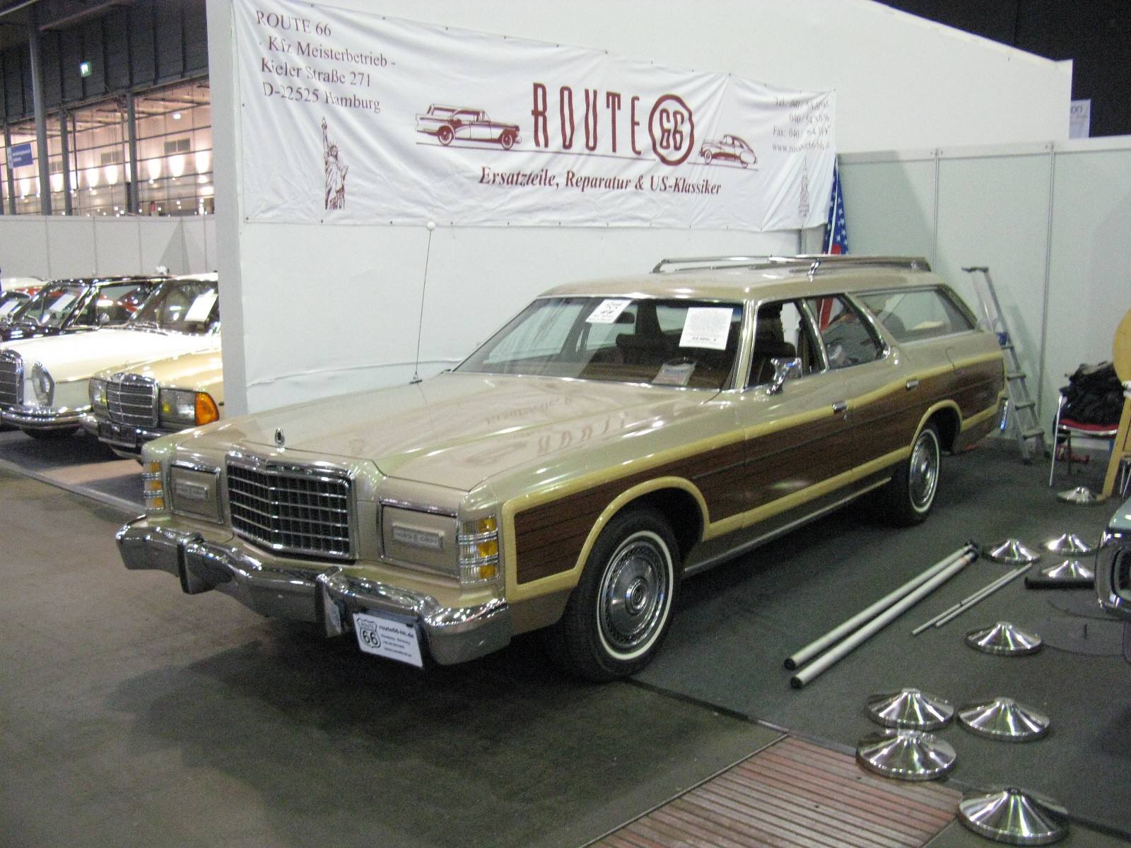 Country Squire (Gen 8) (1975)