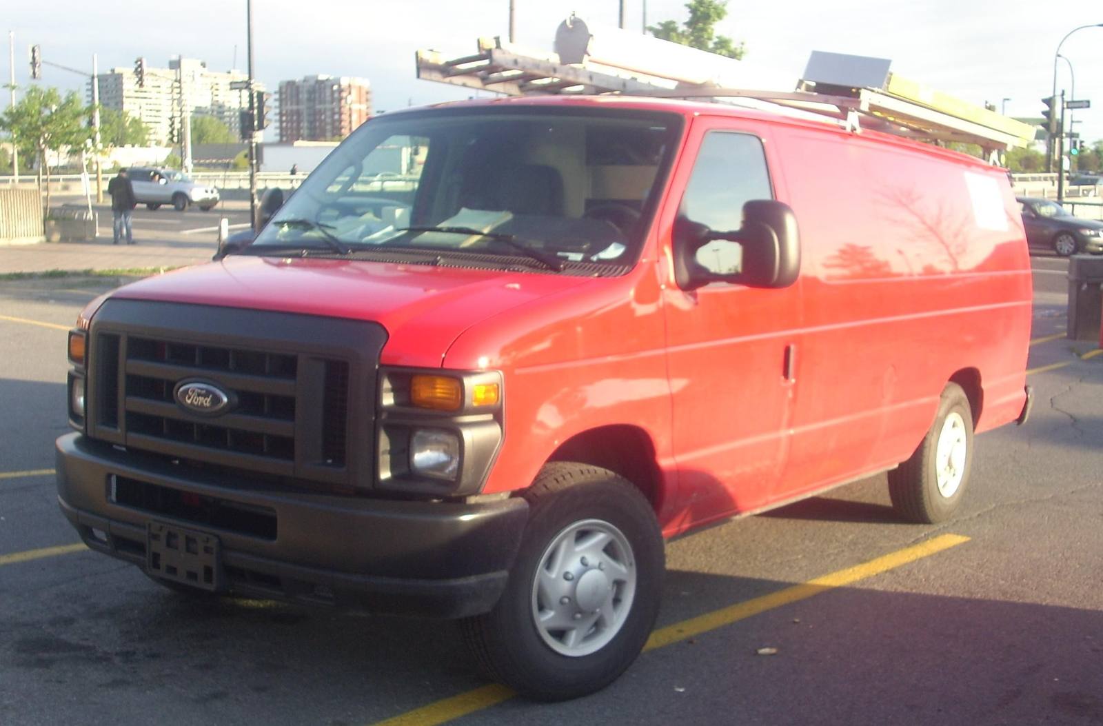 E-350 Super Duty 6.8 V10