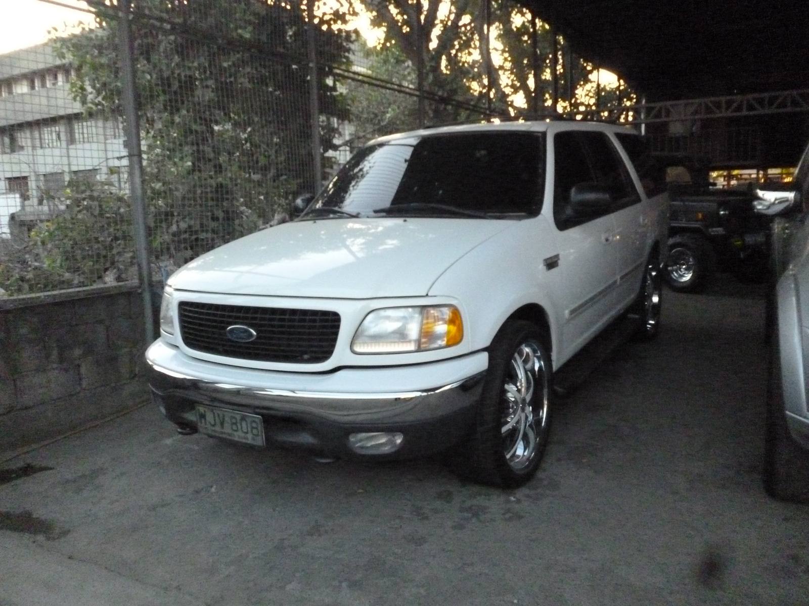 Expedition XLT 5.4 Triton (1st gen)