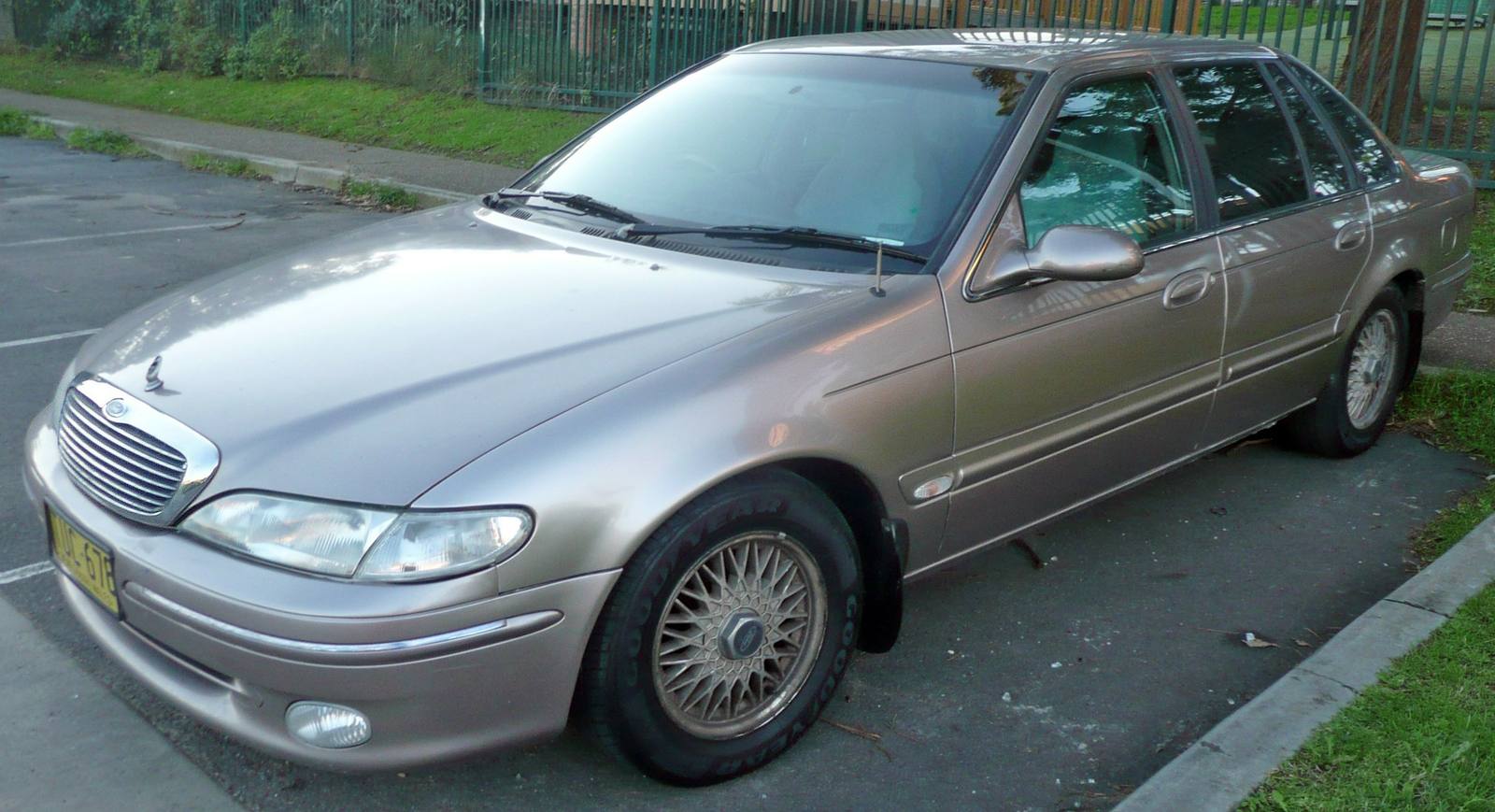 Fairlane Ghia (NF) (1995)