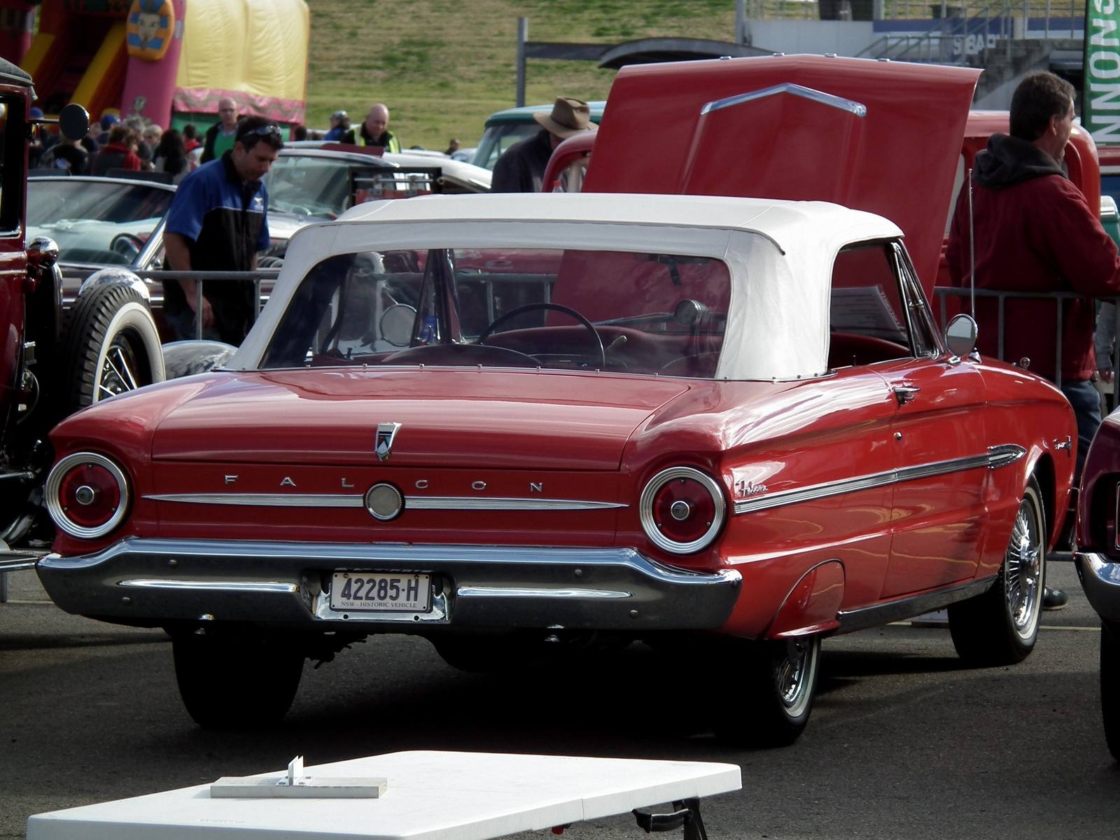 Falcon Futura Sprint 260 V8 (Gen 2)