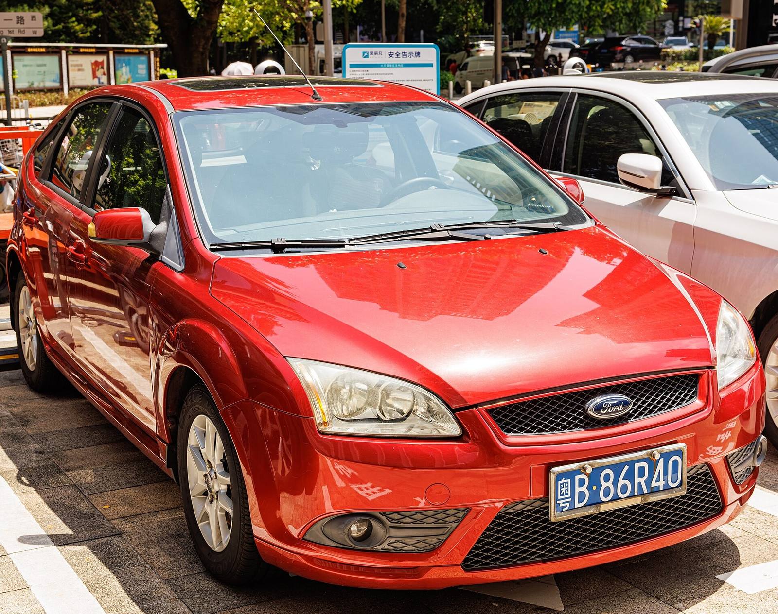 Focus 2.0 Ghia (Mk2) (2004)