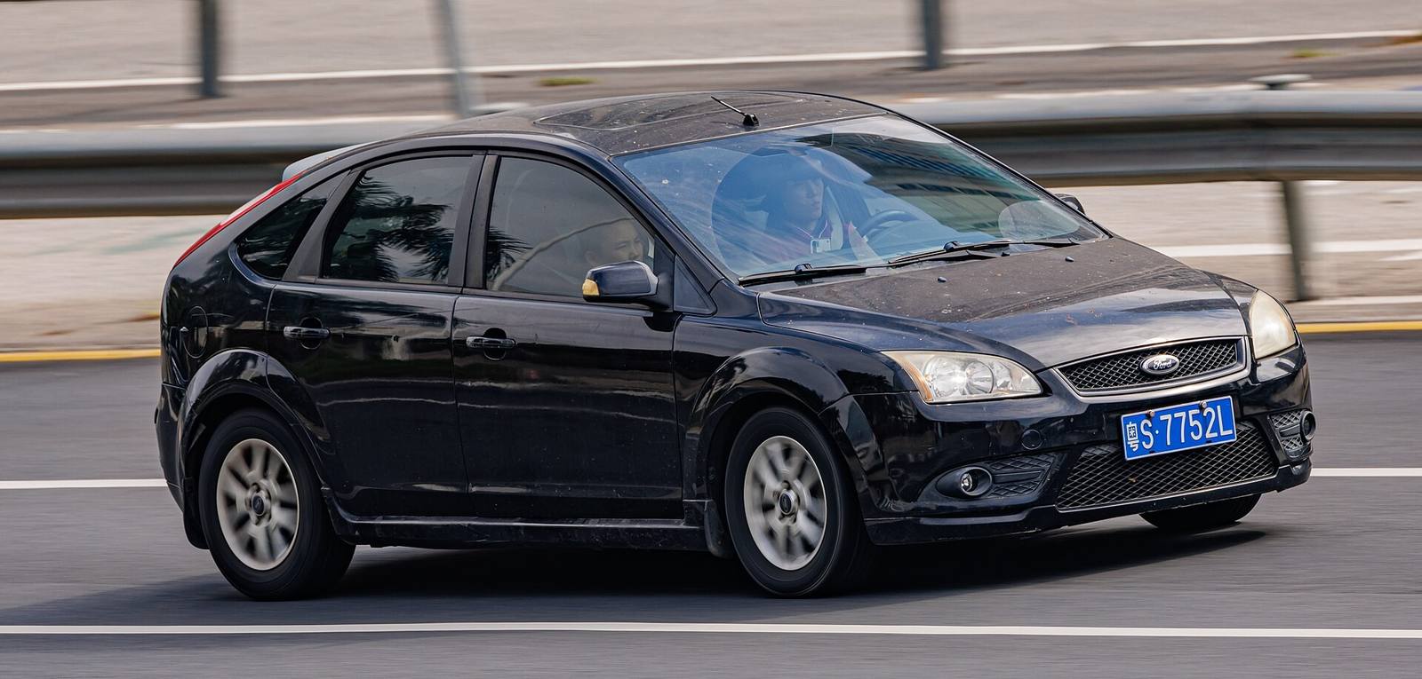 Focus 2.0 Ghia (Mk2) (2004)