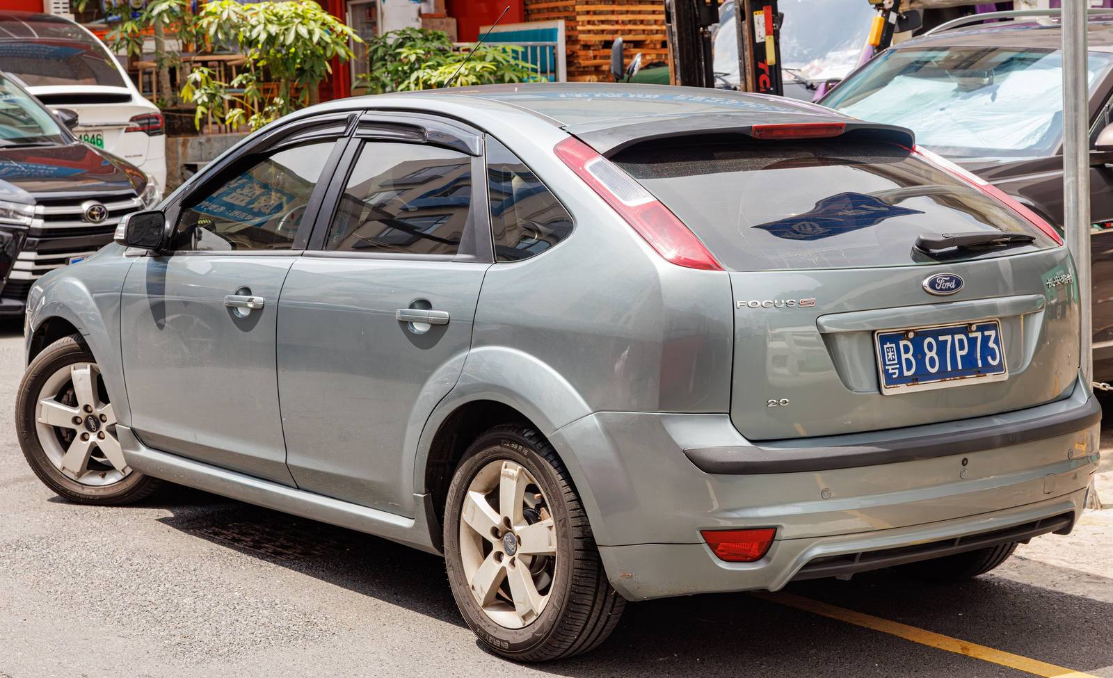 Focus 2.0 Ghia (Mk2) (2004)