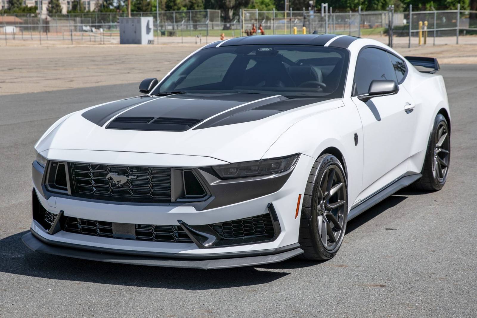 Dark Horse (S650)
