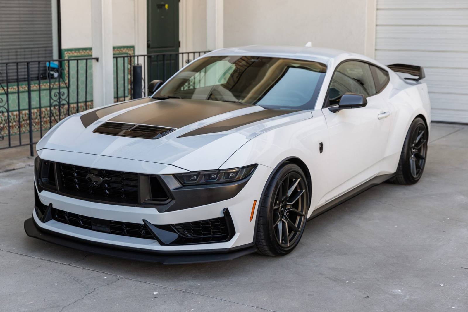 Dark Horse (S650)