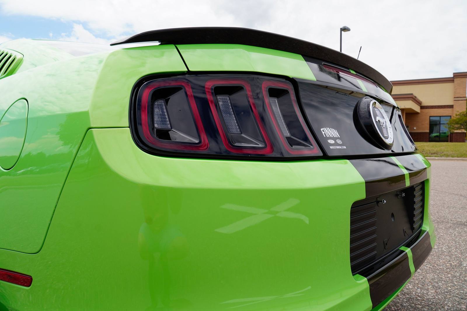 V6 (S197)