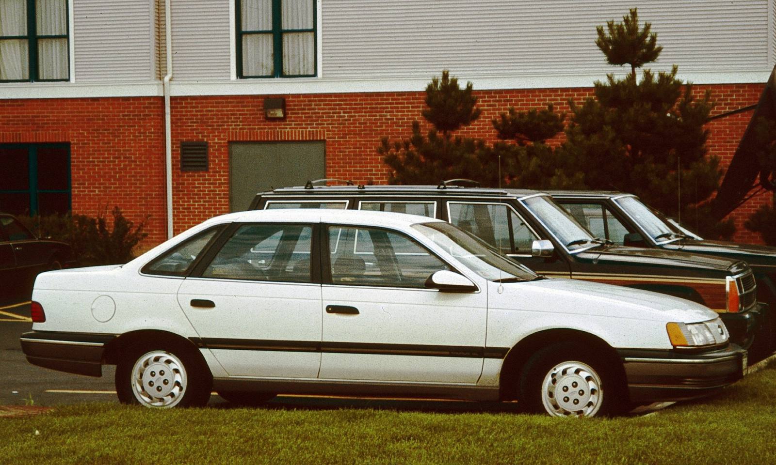 Taurus LX (1986)
